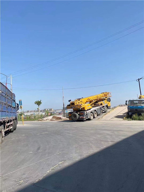 兰山区25吨吊车的租赁价格大概是多少？