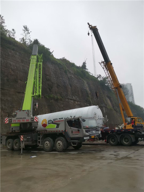 兰山区“不怕风雨冻”—— 吊车的 “恶劣环境适应” 技术