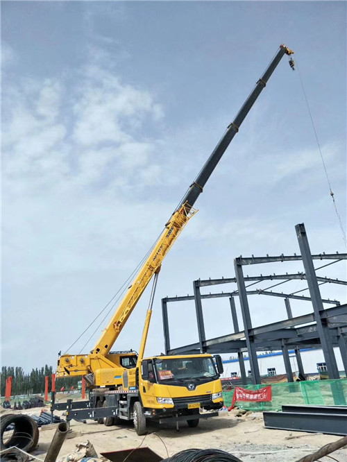 兰山区超高层建筑钢结构吊装案例
